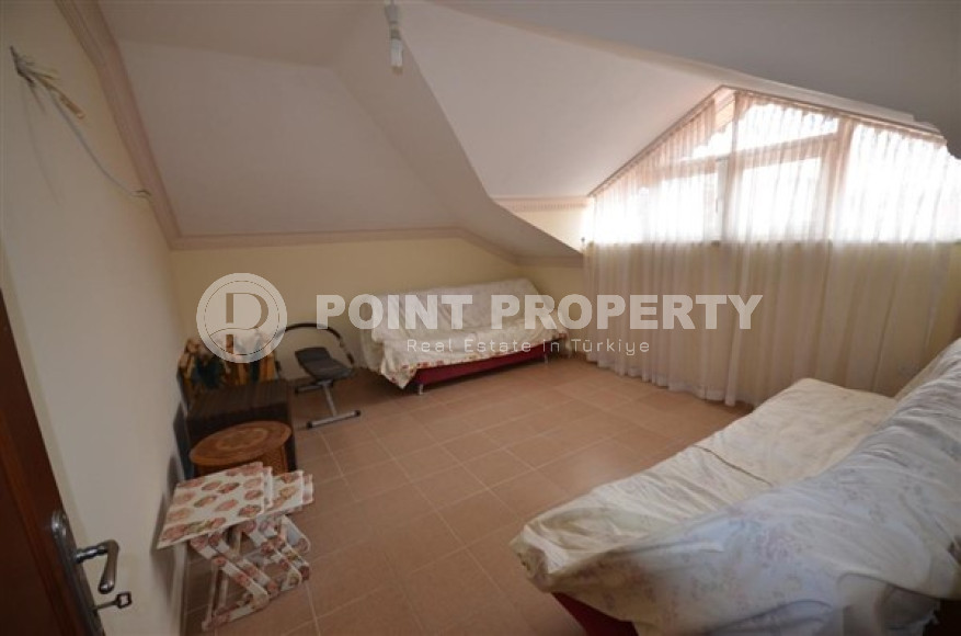 Spacious penthouse with four bedrooms, three bathrooms and two terraces in Oba, Alanya (4+1), 650 meters from the sea-id-2602-photo-9