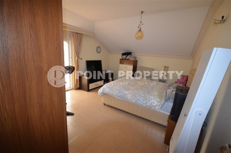 Spacious penthouse with four bedrooms, three bathrooms and two terraces in Oba, Alanya (4+1), 650 meters from the sea-id-2602-photo-11