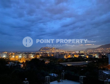 Уютная трехкомнатная квартира, готовая к проживанию, 100 м², в 1500 метрах от моря, в районе Верхней Оба, Аланья-id-2603-фото-1
