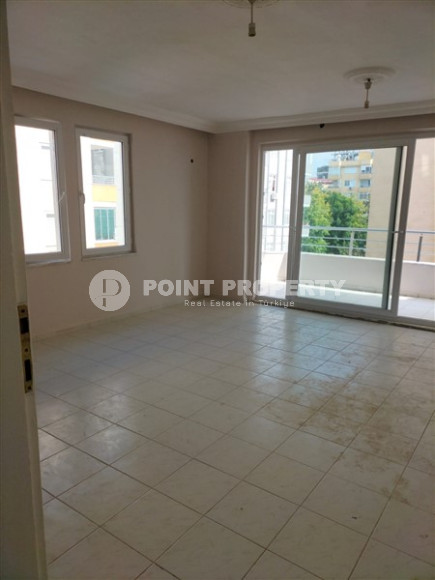 Two bedroom apartment, 85m², in a residence with a swimming pool, by the sea, in the center of Mahmutlar-id-2611-photo-2