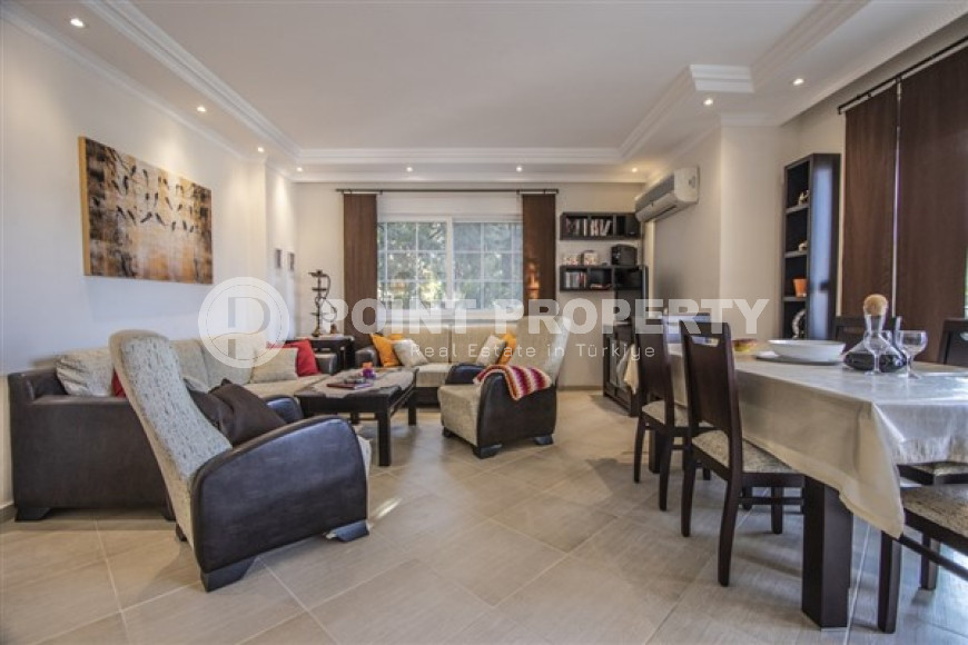 Bright three-room apartment, in a low-rise complex built in 2006, with an area of 90 m2, in the central area of Alanya-id-2615-photo-3