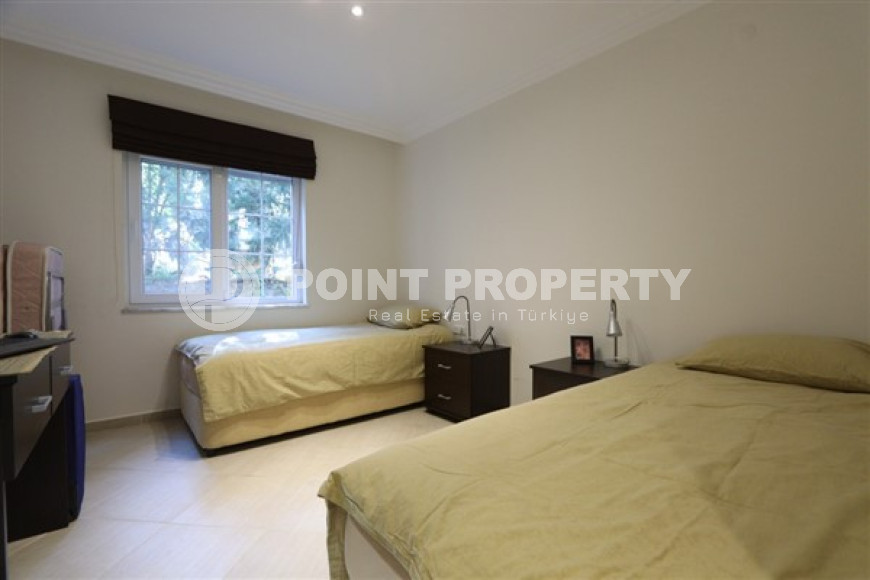 Bright three-room apartment, in a low-rise complex built in 2006, with an area of 90 m2, in the central area of Alanya-id-2615-photo-9