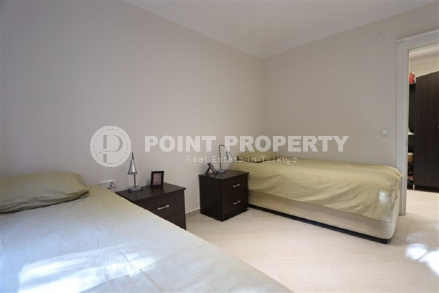 Bright three-room apartment, in a low-rise complex built in 2006, with an area of 90 m2, in the central area of Alanya-id-2615-photo-10