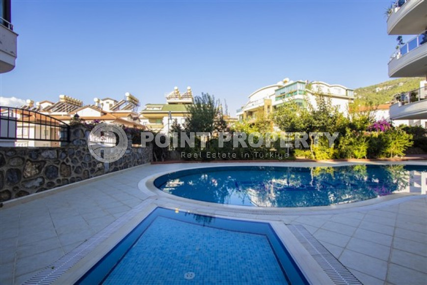 Bright three-room apartment, in a low-rise complex built in 2006, with an area of 90 m2, in the central area of Alanya-id-2615-photo-18