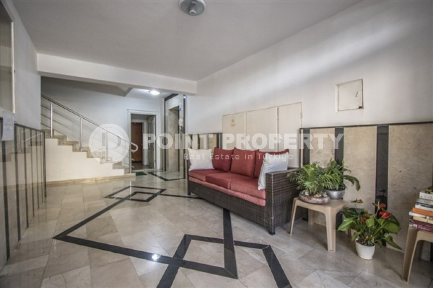 Bright three-room apartment, in a low-rise complex built in 2006, with an area of 90 m2, in the central area of Alanya-id-2615-photo-19