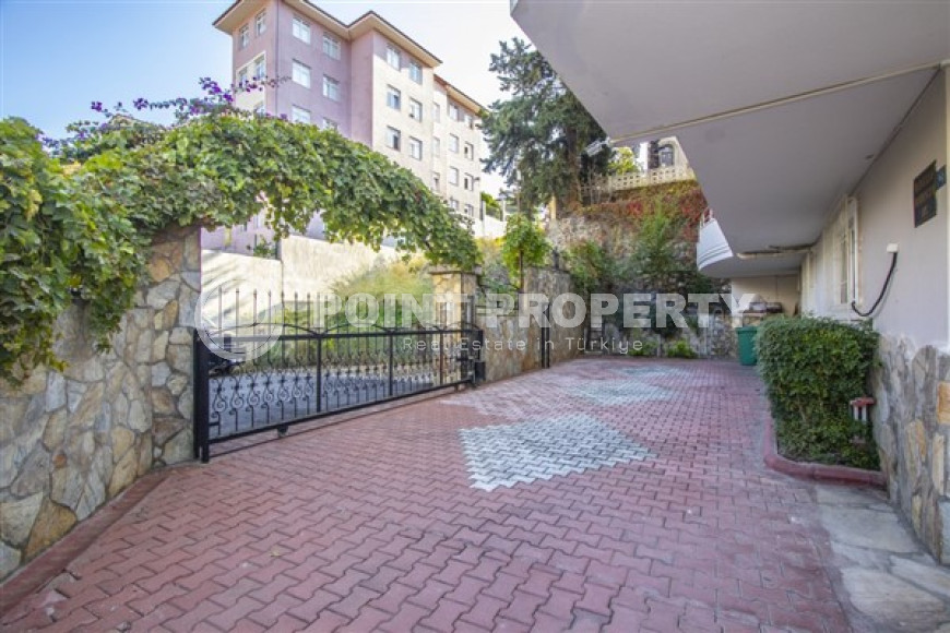 Bright three-room apartment, in a low-rise complex built in 2006, with an area of 90 m2, in the central area of Alanya-id-2615-photo-21