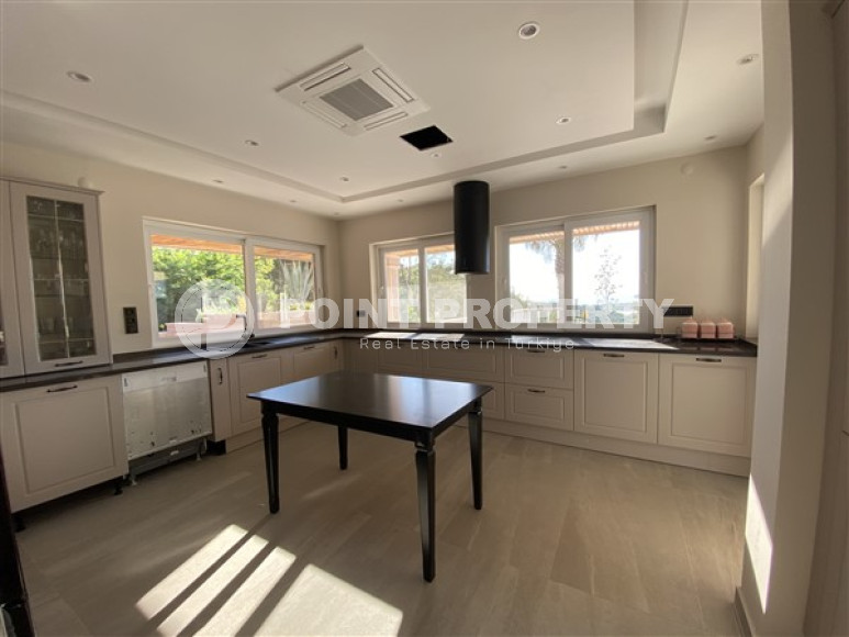 Luxurious two-storey villa 6+3, 601m², with designer interior in Demirtas area, Alanya-id-2622-photo-14