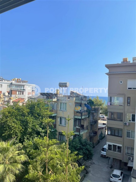 Центр Алании: четырехкомнатная квартира с отдельной кухней, 160м², в доме городского типа, 400м от моря-id-2631-фото-16