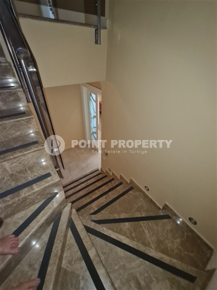 Penthouse 5+1, 260m², with panoramic views of the Mediterranean Sea in the prestigious center of Alanya-id-2633-photo-24