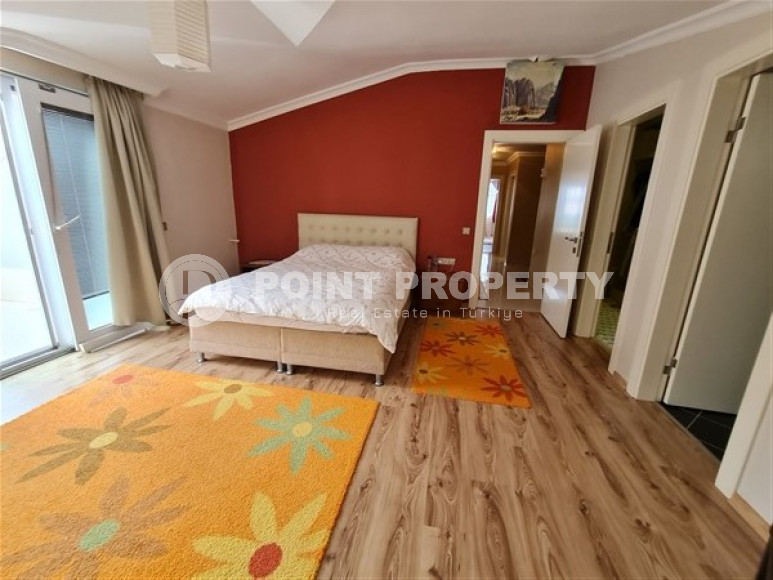 Penthouse 5+1, 260m², with panoramic views of the Mediterranean Sea in the prestigious center of Alanya-id-2633-photo-32