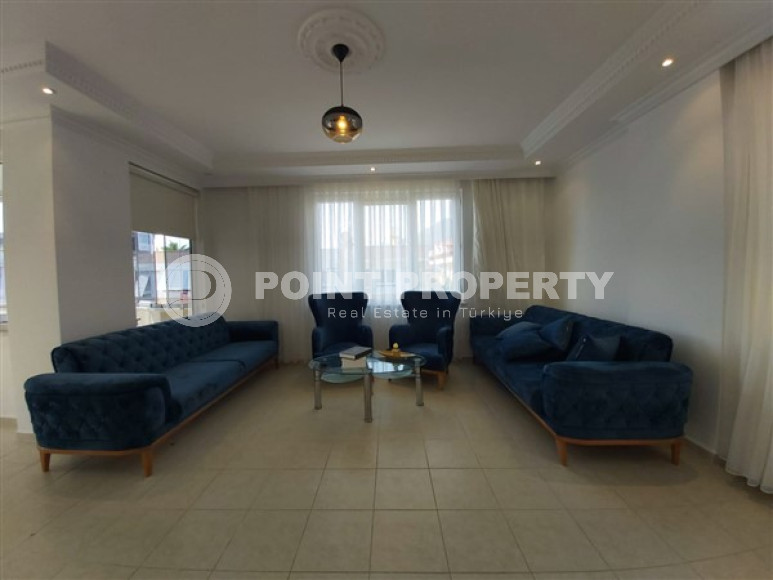 Ready to move in, penthouse 4+1, 250m², in the very center of Alanya, 400 meters from Cleopatra Beach-id-2638-photo-3