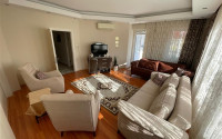 Well-kept four-room apartment, large area 130 m2, 150 meters from the very center of Alanya-id-2644-photo-2