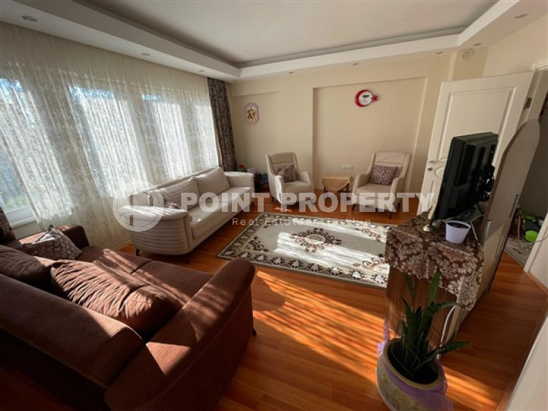 Well-kept four-room apartment, large area 130 m2, 150 meters from the very center of Alanya-id-2644-photo-4