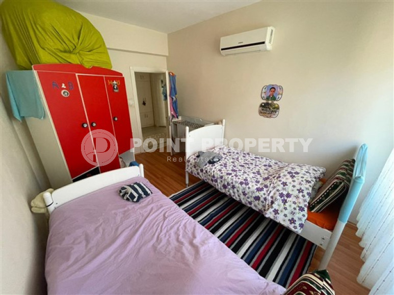 Well-kept four-room apartment, large area 130 m2, 150 meters from the very center of Alanya-id-2644-photo-11