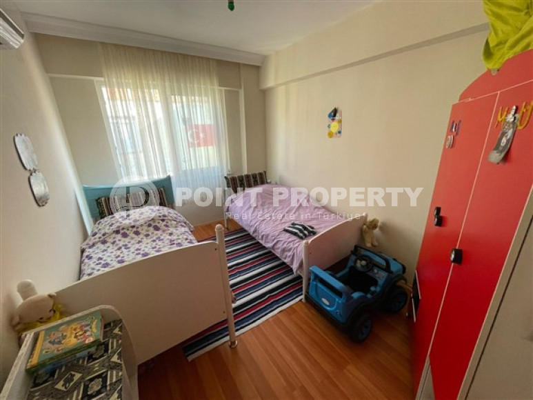 Well-kept four-room apartment, large area 130 m2, 150 meters from the very center of Alanya-id-2644-photo-12