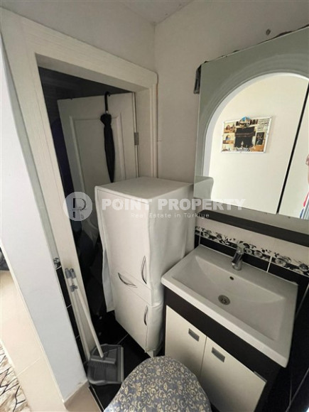 Well-kept four-room apartment, large area 130 m2, 150 meters from the very center of Alanya-id-2644-photo-16