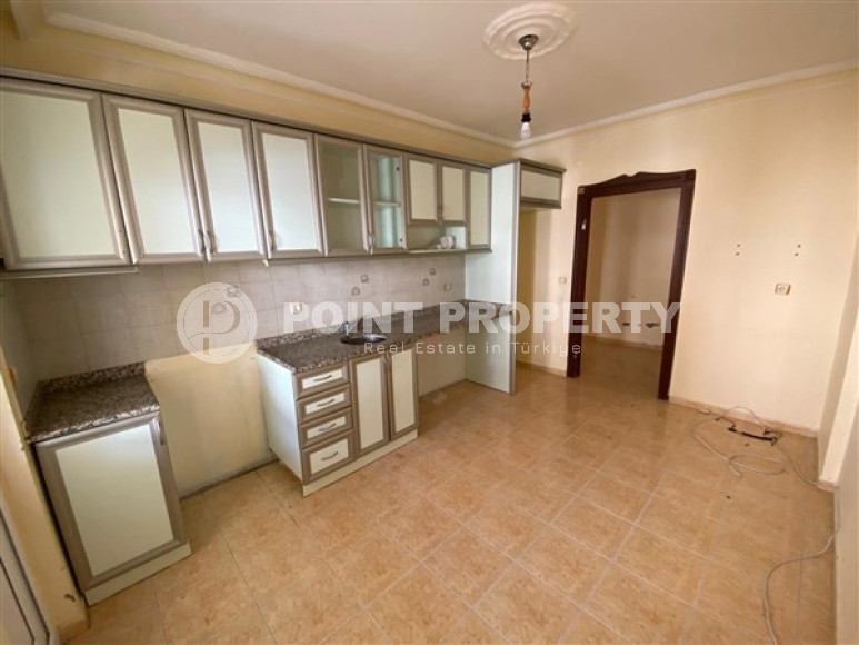 Bright apartment 3+1, 165 m2, in the center of Alanya, Kadipasha district, with two bathrooms and two balconies-id-2645-photo-2