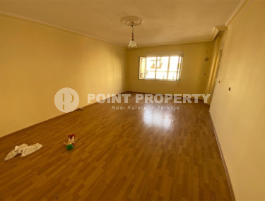 Bright apartment 3+1, 165 m2, in the center of Alanya, Kadipasha district, with two bathrooms and two balconies-id-2645-photo-3