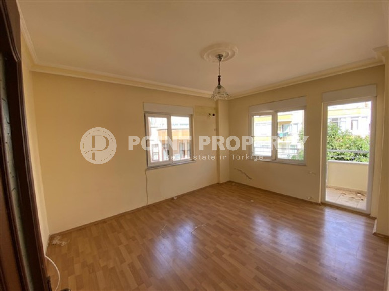 Bright apartment 3+1, 165 m2, in the center of Alanya, Kadipasha district, with two bathrooms and two balconies-id-2645-photo-4