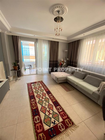 Alanya center: three-room furnished apartment, 100m² in a residence with a swimming pool, 400m from Cleopatra Beach-id-1231-photo-3