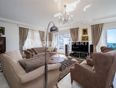 Видовая элитная четырёхкомнатная квартира 250 м2 в районе Кестель, подходит под получение гражданства-id-2651-фото-4