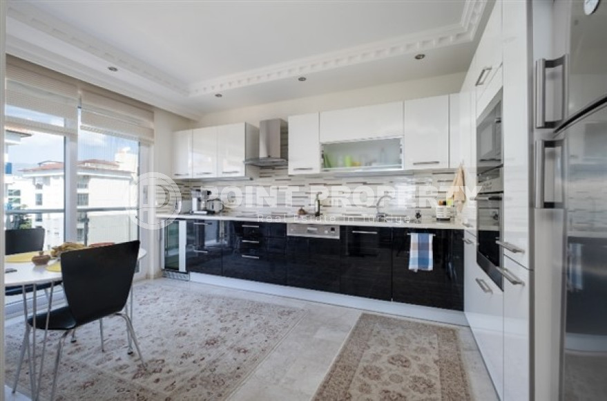 Видовая элитная четырёхкомнатная квартира 250 м2 в районе Кестель, подходит под получение гражданства-id-2651-фото-5