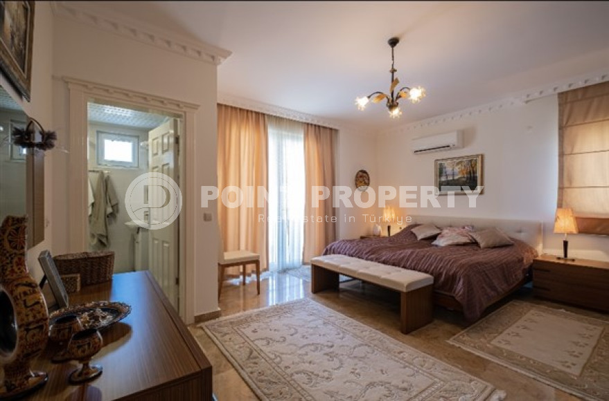 Видовая элитная четырёхкомнатная квартира 250 м2 в районе Кестель, подходит под получение гражданства-id-2651-фото-8