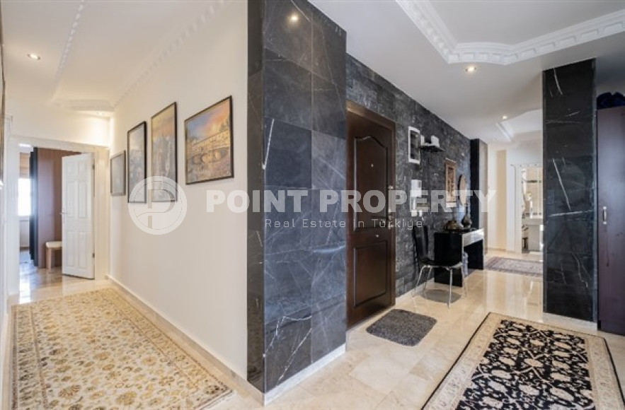 Видовая элитная четырёхкомнатная квартира 250 м2 в районе Кестель, подходит под получение гражданства-id-2651-фото-15