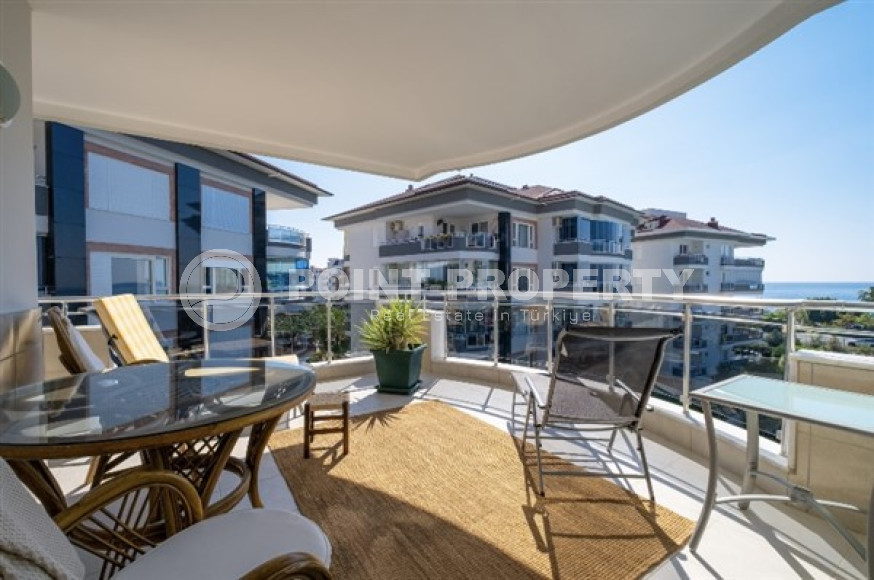 Видовая элитная четырёхкомнатная квартира 250 м2 в районе Кестель, подходит под получение гражданства-id-2651-фото-21