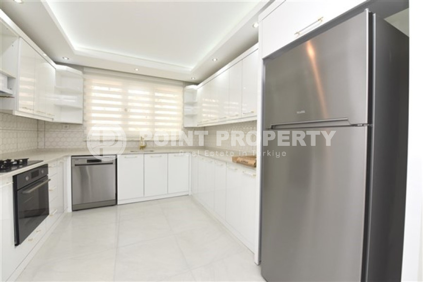 Элегантный дуплекс с тремя спальнями, 170м², с потрясающими видами в районе Алании - Бекташ-id-2656-фото-10