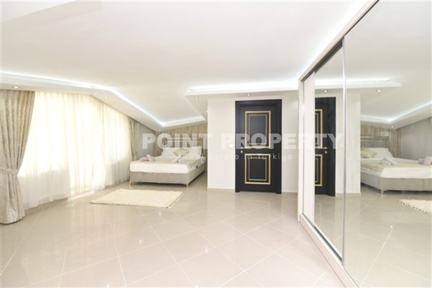 Элегантный дуплекс с тремя спальнями, 170м², с потрясающими видами в районе Алании - Бекташ-id-2656-фото-16