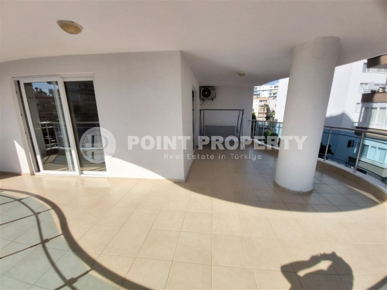 Luxurious 2+1 apartment with an area of 110 m2 from the owner in the Mahmutlar area just 150 meters from the sea and 500 meters from the center of the area-id-1232-photo-10