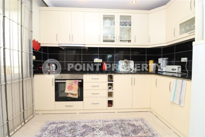 Cozy three-room apartment, 90m², 150m from the center of Alanya, in a complex with inexpensive infrastructure-id-2657-photo-9