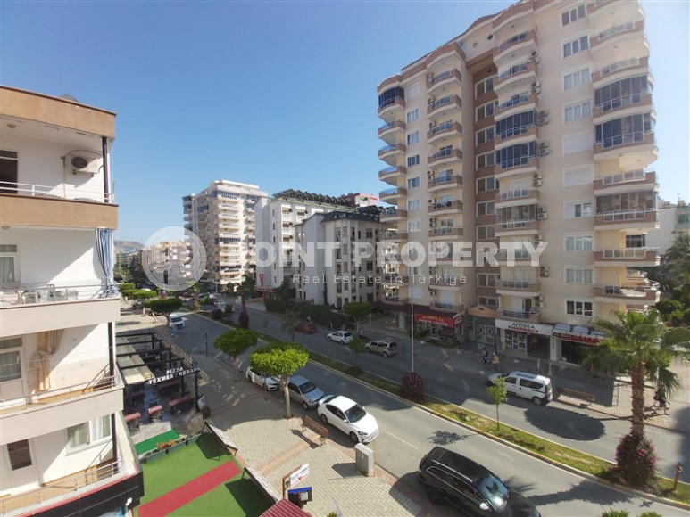 Luxurious 2+1 apartment with an area of 110 m2 from the owner in the Mahmutlar area just 150 meters from the sea and 500 meters from the center of the area-id-1232-photo-11