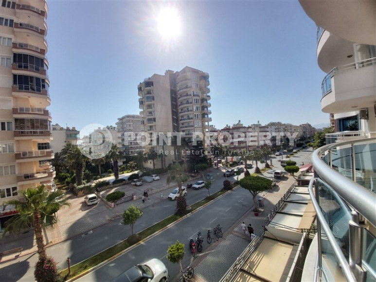 Luxurious 2+1 apartment with an area of 110 m2 from the owner in the Mahmutlar area just 150 meters from the sea and 500 meters from the center of the area-id-1232-photo-12