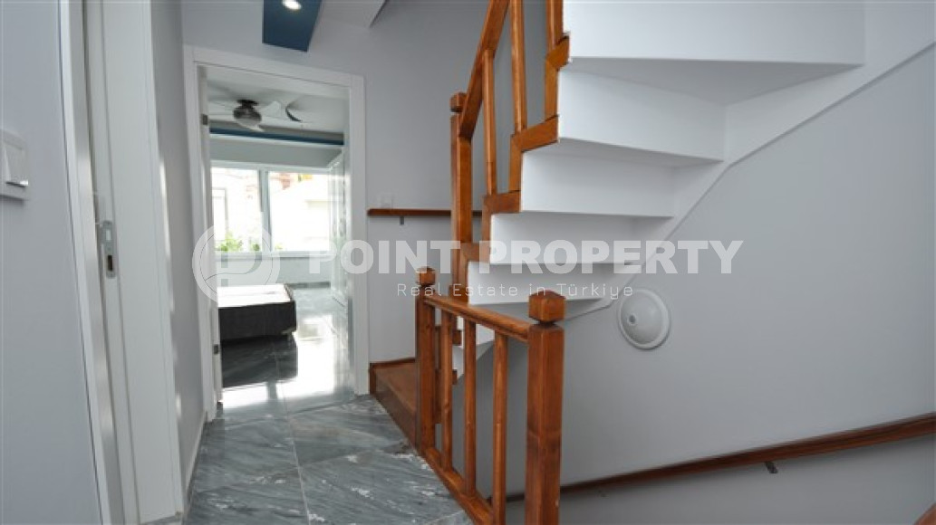 Меблированная вилла с тремя спальнями, 180м², в 50м от частного пляжа, в районе Алании Паяллар.-id-2659-фото-30