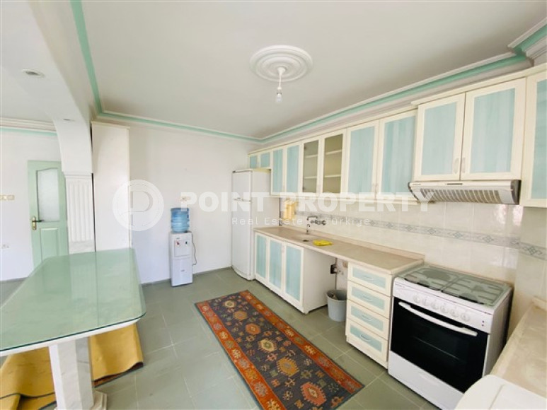 Two bedroom apartment, 115m², in a residence with a swimming pool in Mahmutlar, Alanya, 100m from the sea-id-2663-photo-11
