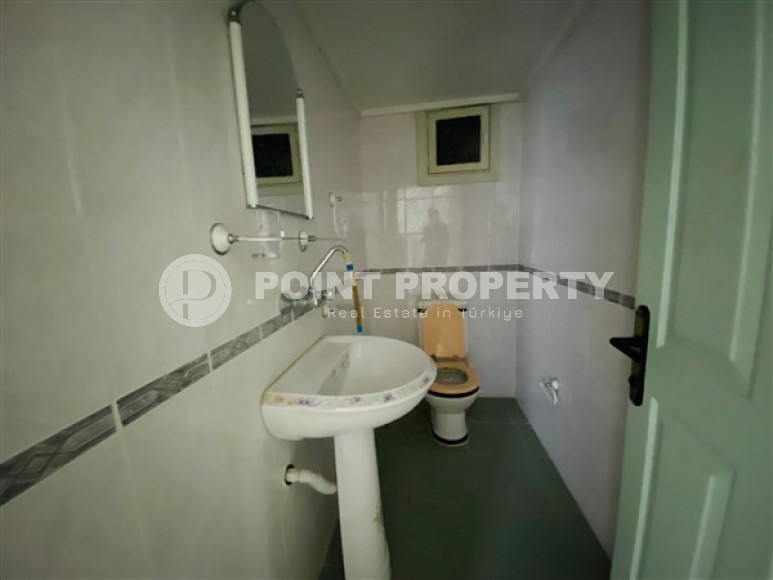 Two bedroom apartment, 115m², in a residence with a swimming pool in Mahmutlar, Alanya, 100m from the sea-id-2663-photo-17