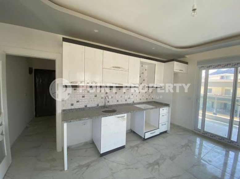 Spacious three-room penthouse on the 6th floor, unfurnished in the Alanya area, Avsallar, with an area of 120 m2-id-2666-photo-3