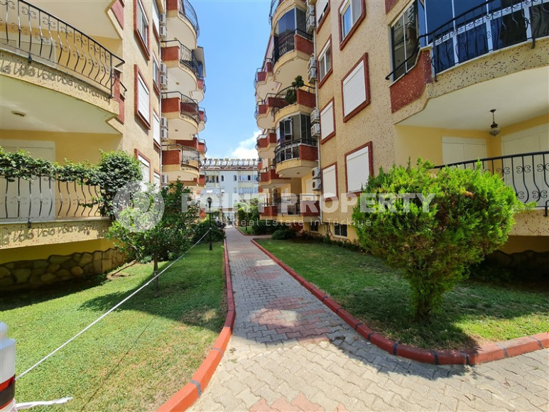 Comfortable three-room apartment from the owner with a layout of 2+1, 95 m2, in a modern complex with a swimming pool, with a full set of furniture, the center of Alanya.-id-1234-photo-2