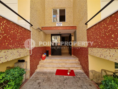 Comfortable three-room apartment from the owner with a layout of 2+1, 95 m2, in a modern complex with a swimming pool, with a full set of furniture, the center of Alanya.-id-1234-photo-3