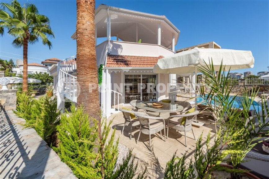 Magnificent villa, 250 m2, eligible for citizenship, located in Avsallar area, Alanya-id-2668-photo-25