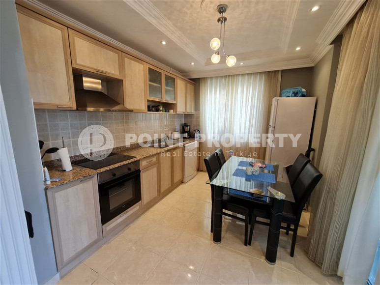 Comfortable three-room apartment from the owner with a layout of 2+1, 95 m2, in a modern complex with a swimming pool, with a full set of furniture, the center of Alanya.-id-1234-photo-7