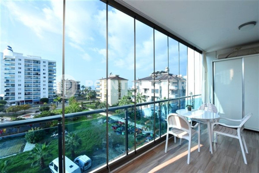 Stylish and compact 1+1 apartment with glazed balcony, 70 m2 in Mahmutlar, Alanya-id-2673-photo-12