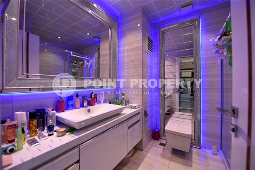 Stylish and compact 1+1 apartment with glazed balcony, 70 m2 in Mahmutlar, Alanya-id-2673-photo-16