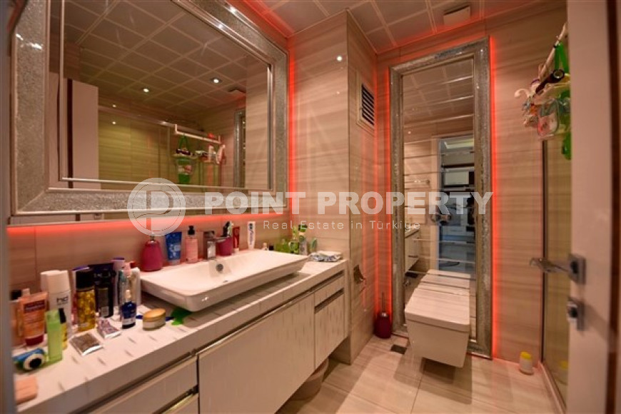 Stylish and compact 1+1 apartment with glazed balcony, 70 m2 in Mahmutlar, Alanya-id-2673-photo-17