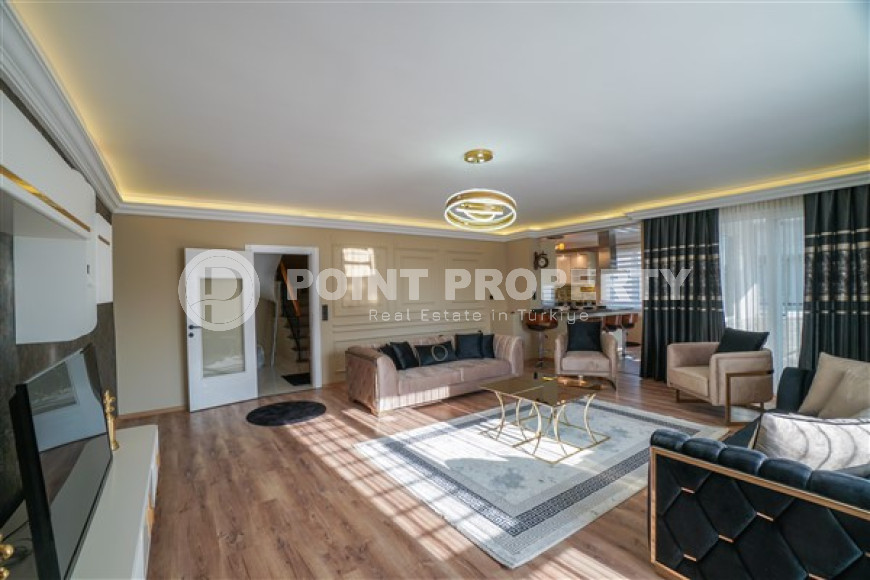 Volumetric penthouse on the 4th and 5th floors, with quality furniture and a jacuzzi, in the Oba area, with an area of 160 m2-id-2685-photo-3