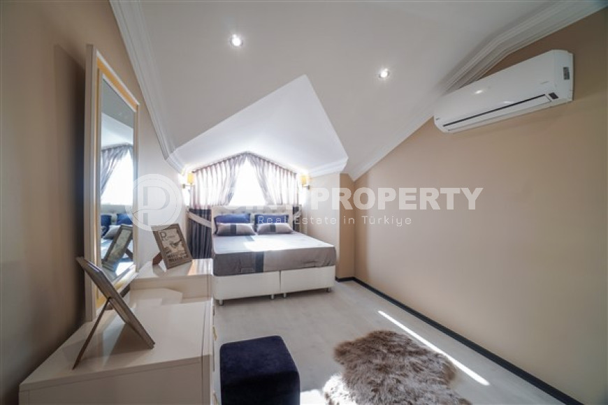 Volumetric penthouse on the 4th and 5th floors, with quality furniture and a jacuzzi, in the Oba area, with an area of 160 m2-id-2685-photo-12