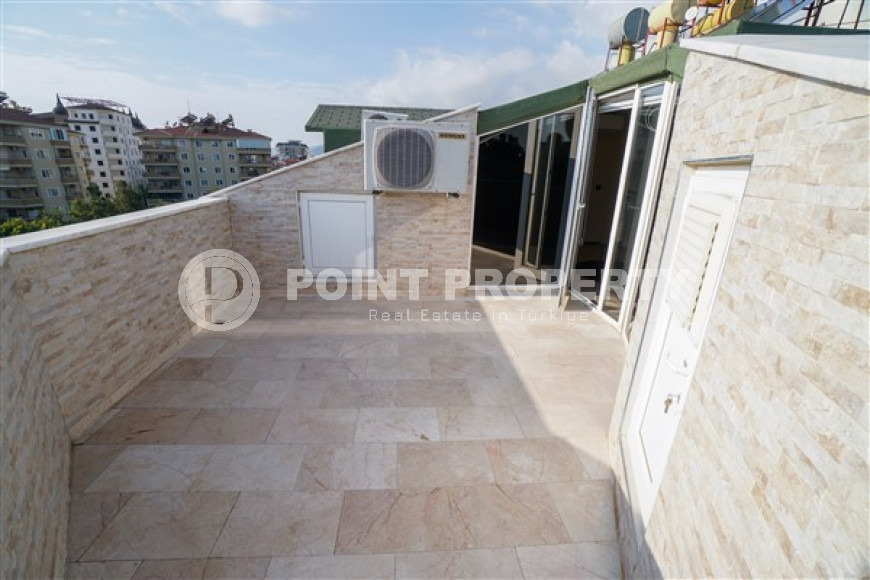 Volumetric penthouse on the 4th and 5th floors, with quality furniture and a jacuzzi, in the Oba area, with an area of 160 m2-id-2685-photo-18