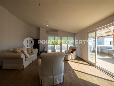 Spacious penthouse 115 m2, on the 4th and 5th floors, in a quiet area of Oba, Alanya, some distance from the sea-id-2687-photo-3